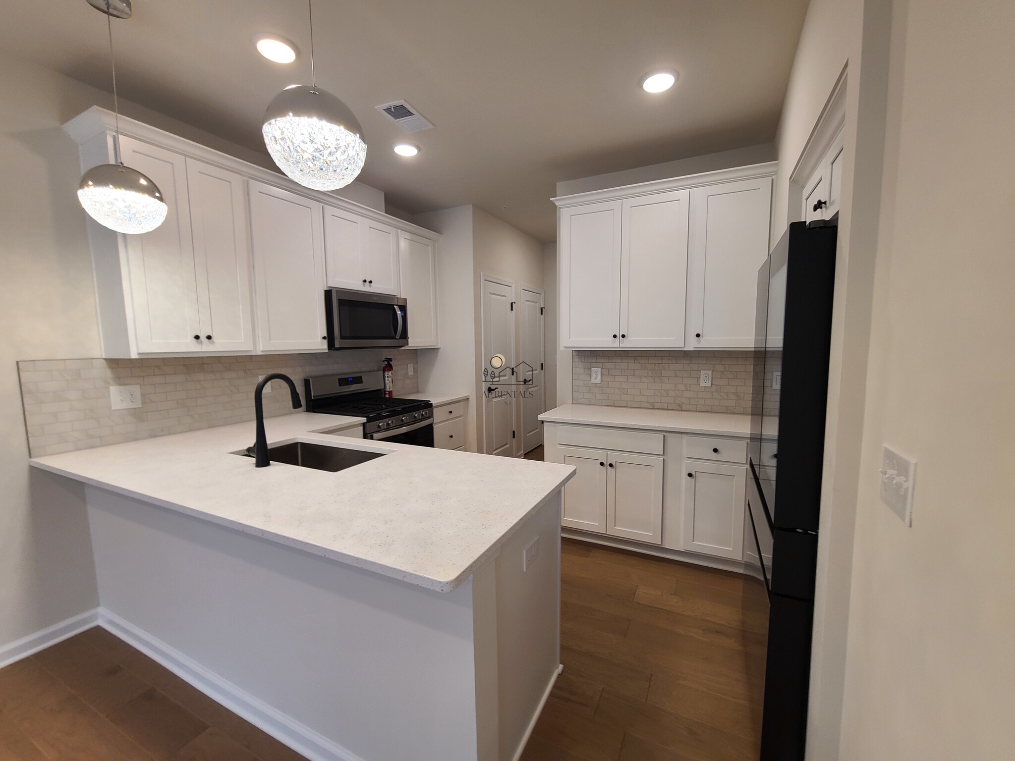 Building Photo - 622 Sadie Cir