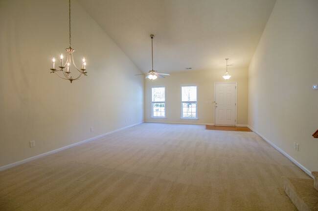 Building Photo - End Unit Townhome | First Floor Master | R...