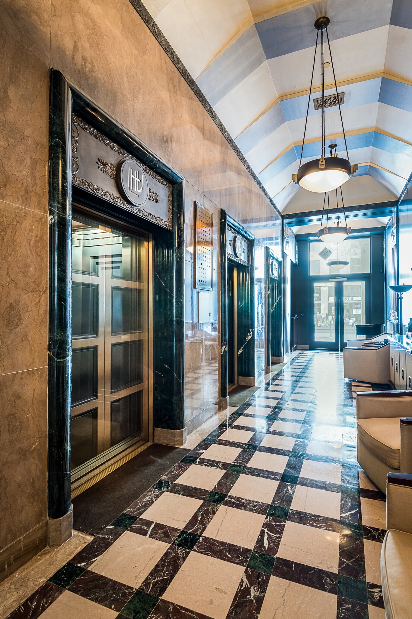 Building Photo - 6253 Hollywood Blvd