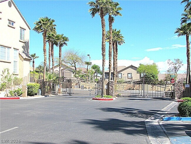 Building Photo - 8404 Tiger Woods Ave