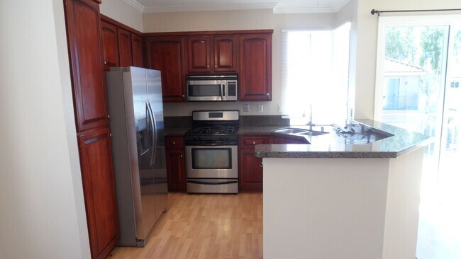 Building Photo - 8215 E White Oak Ridge