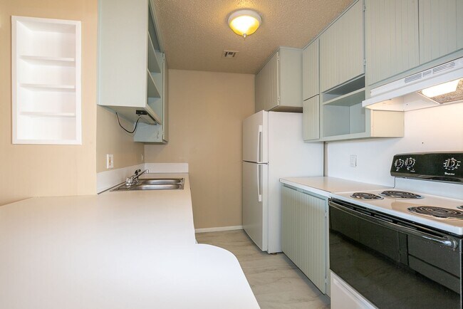 Building Photo - Spacious 3 Bed 2 Bath Condo in Tulsa!