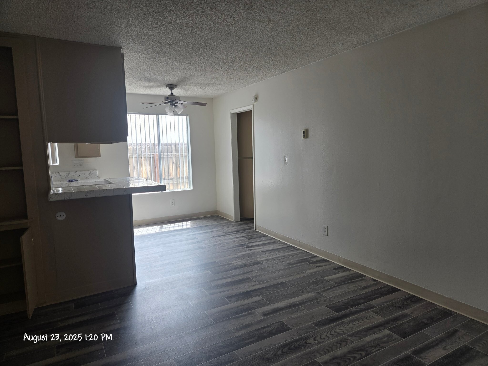 Building Photo - 991 N Mollison Ave