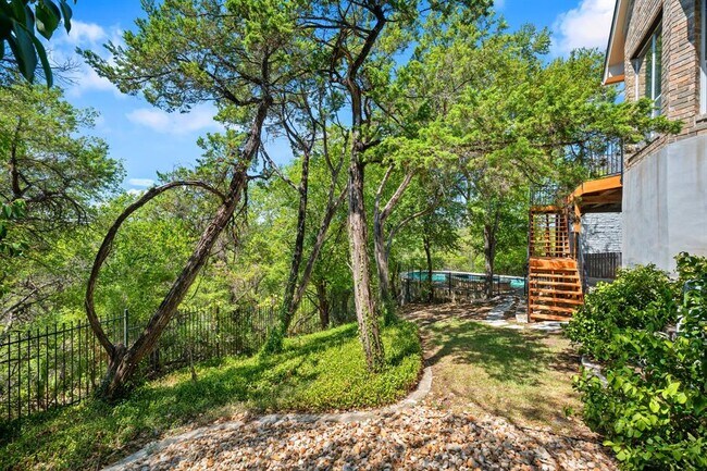 Building Photo - 6819 Chalk Hill Dr