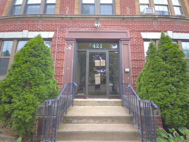 Building Photo - 421 Wethersfield Ave