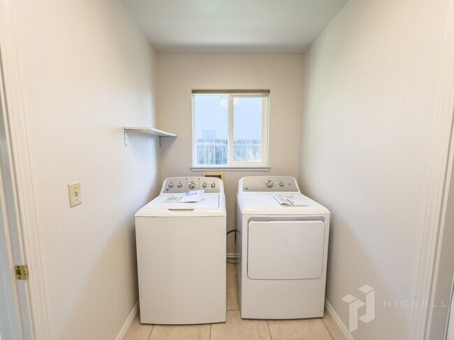 Building Photo - Amber Grove Home for Rent in Chico CA | Pool, Remodeled Interior, Landscaped Yard