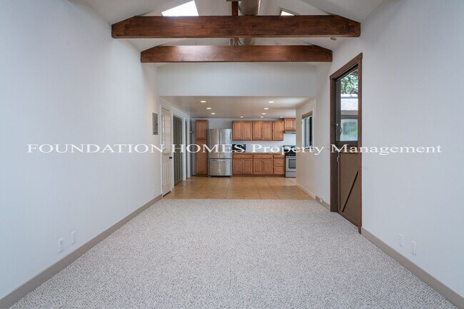 Building Photo - Charming 2BD/2BA Converted Stable in Seren...