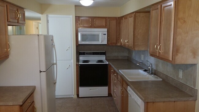 Building Photo - Duplex