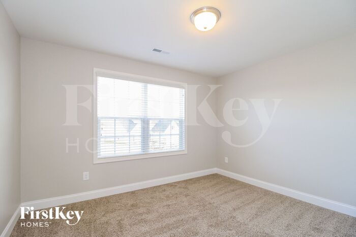 Building Photo - 744 Breeders Cup Dr