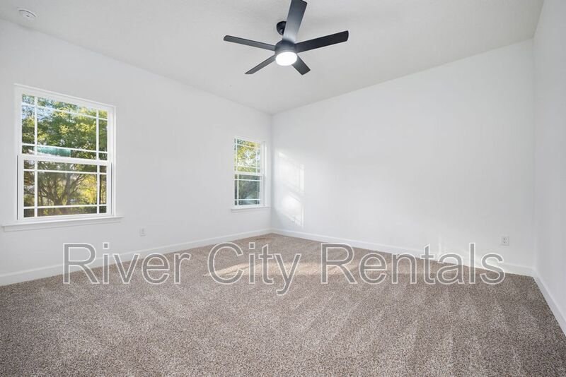 Building Photo - 7596 Silver Sands Rd