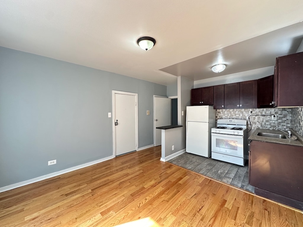 Building Photo - 5662 N Ridge Ave