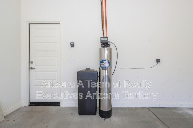 Building Photo - 9404 W Gambel Oak Ln
