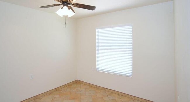 Building Photo - Beautifully Updated 3 Bedroom Townhome nea...