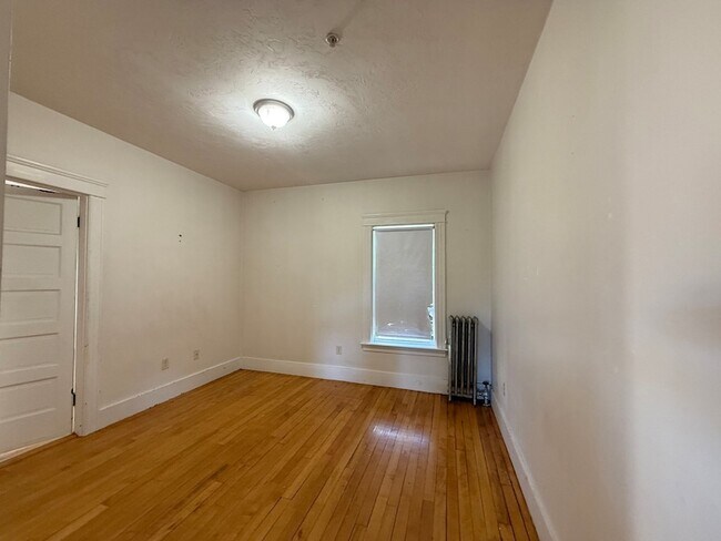Building Photo - 32 Woodbine St