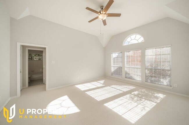 Building Photo - Dont Miss this pretty home in Plano!