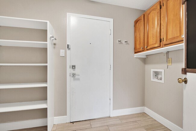 Building Photo - Spacious Two-Story Home in Schertz, TX