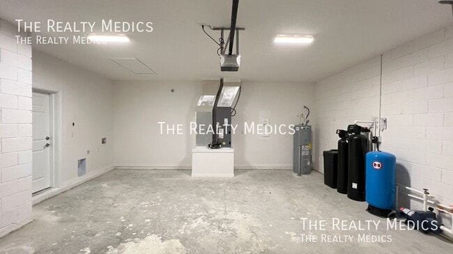 Building Photo - 276 Santo Domingo Ave SW