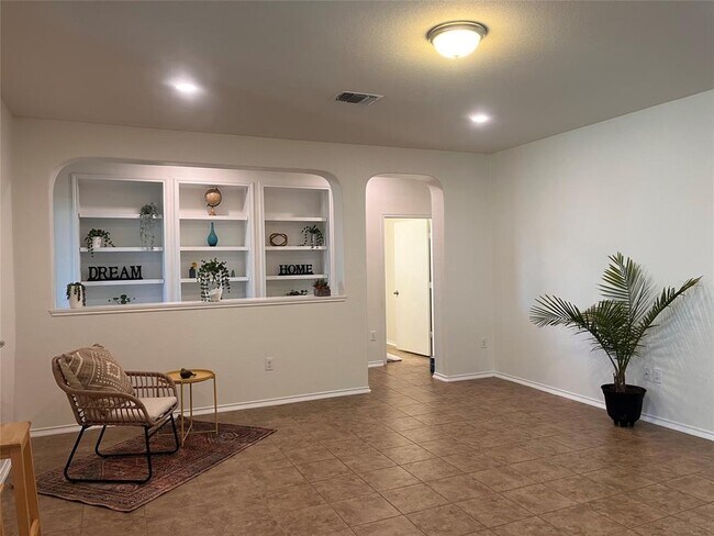 Building Photo - 6617 Moores Ferry Dr
