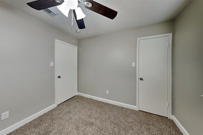 Building Photo - 4706 Trevor Hill Dr