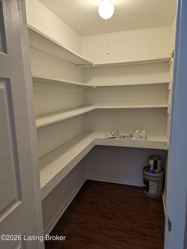 Building Photo - 1701 Brentmoor Ln