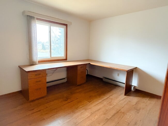 Building Photo - W168N11523 El Camino Dr