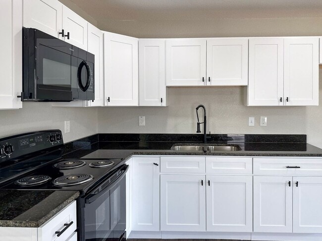 Primary Photo - 2 Bed / 1 Bath / Detached Garage