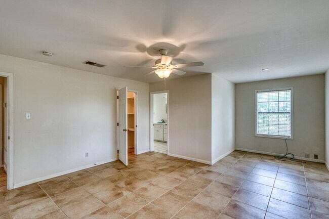 Building Photo - 6552 CR 403