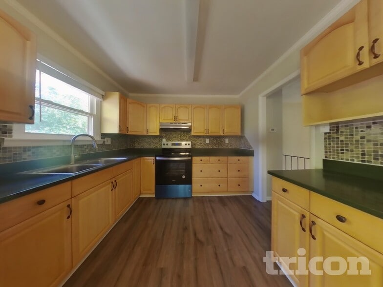 Building Photo - 9300 Overlook Cir