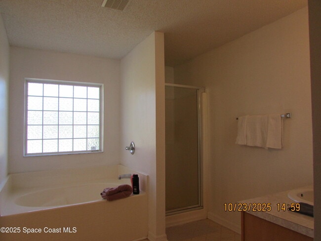 Building Photo - 534 White Plains Ave SW