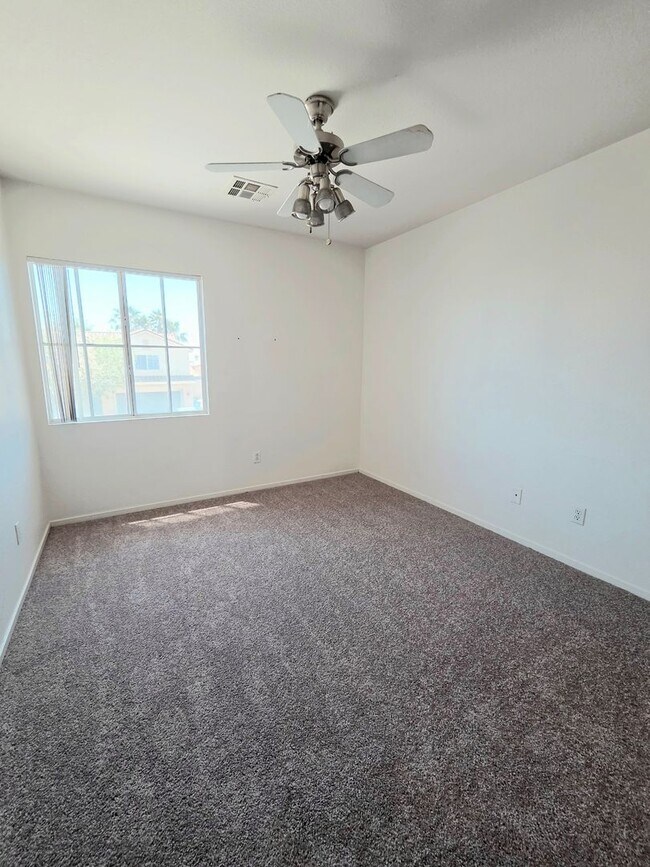 Building Photo - 3 Bedroom Home with New Carpet Upstairs & Spacious Backyard