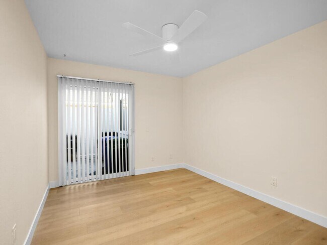 Building Photo - Harbor Pointe - Carlsbad gated community less than one mile to the beach