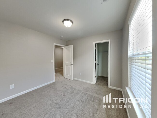 Building Photo - 1687 Parkside Meadow Dr