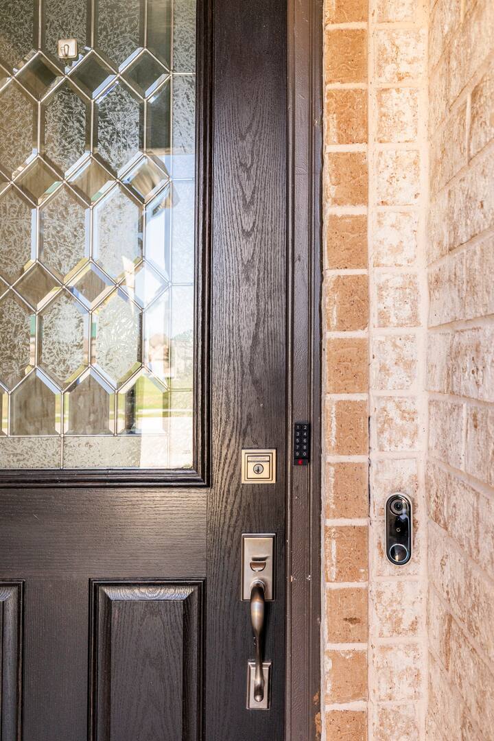 Building Photo - 528 Bronze Forest Dr