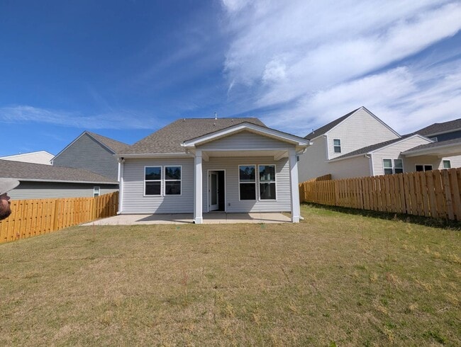 Building Photo - 985 Tess St