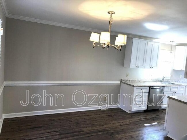 Building Photo - 2809 Broadlands Dr
