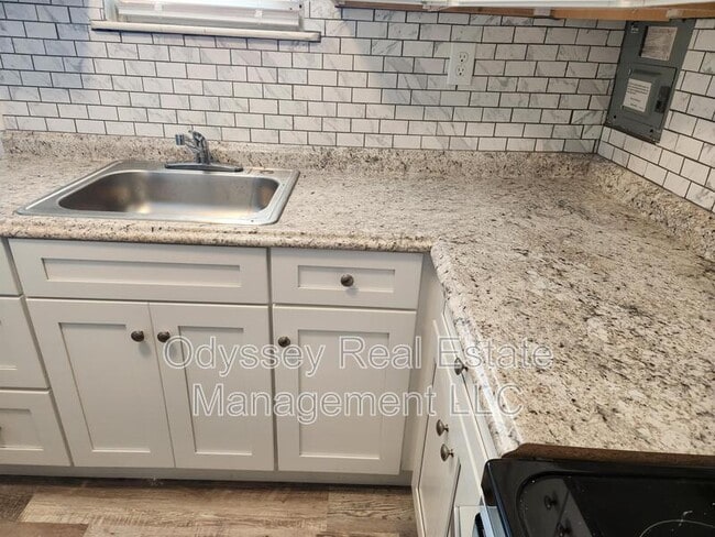 Building Photo - 4006 Arctic Ave