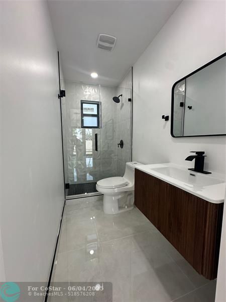 Building Photo - 4101 SW 48th Ct
