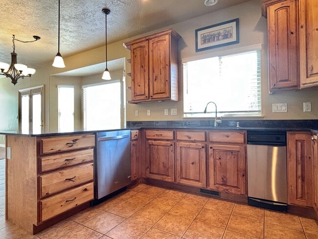 Building Photo - Beauty & Space on Premium Corner Lot!