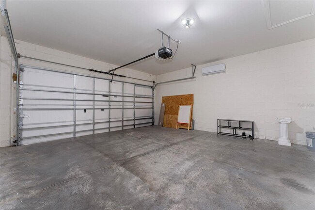 Building Photo - 1982 King Ranch St