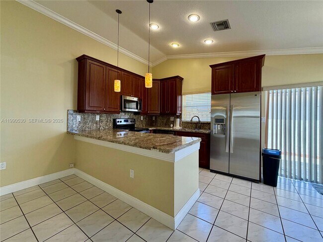 Building Photo - 15021 SW 141st Ln