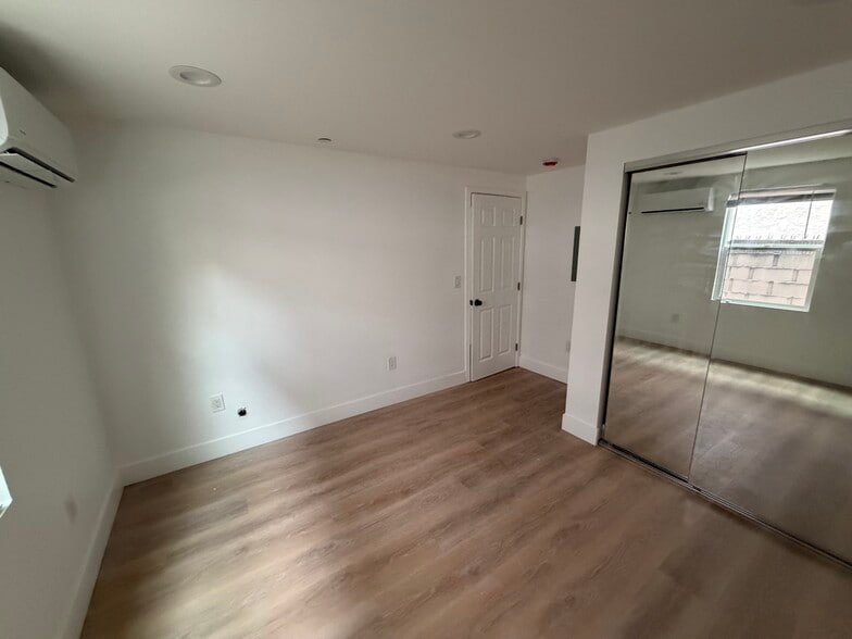 Building Photo - 212 S Orange Ave