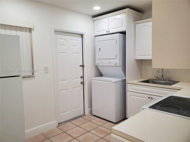 Building Photo - 9203 NW 38th Dr