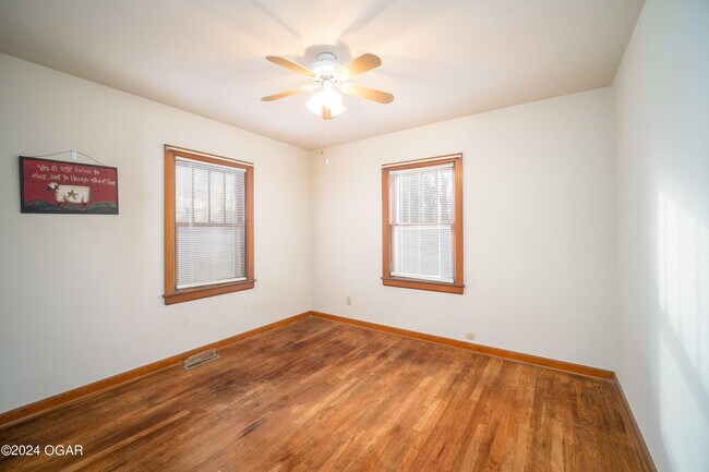 Building Photo - 421 S Patterson Ave