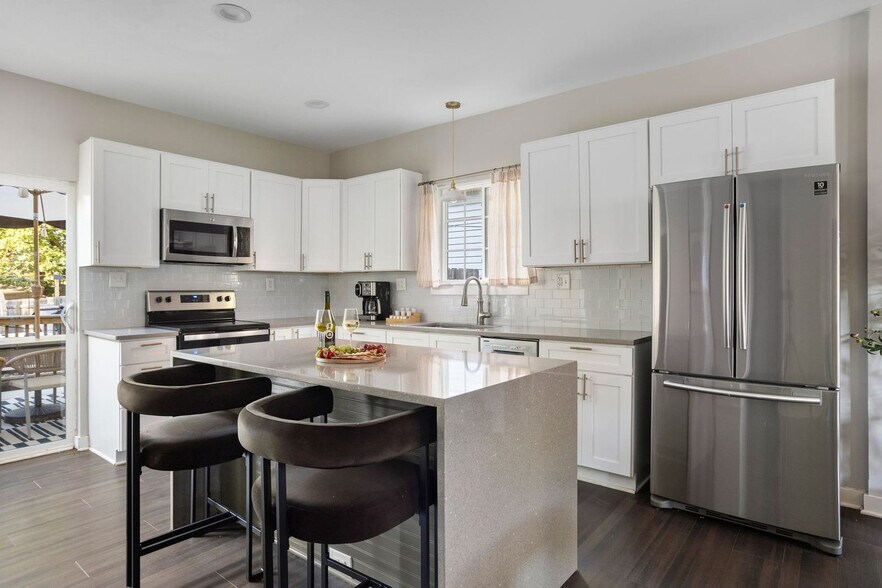 Building Photo - 2308 Nowland Ave