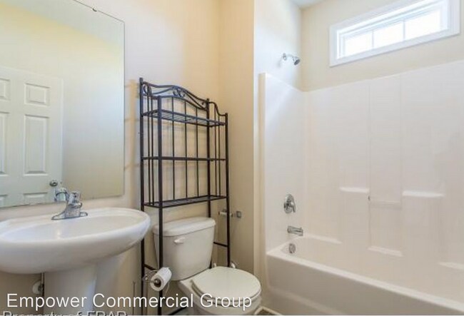 Building Photo - 4 br, 2.5 bath House - 807 Highgrove Drive