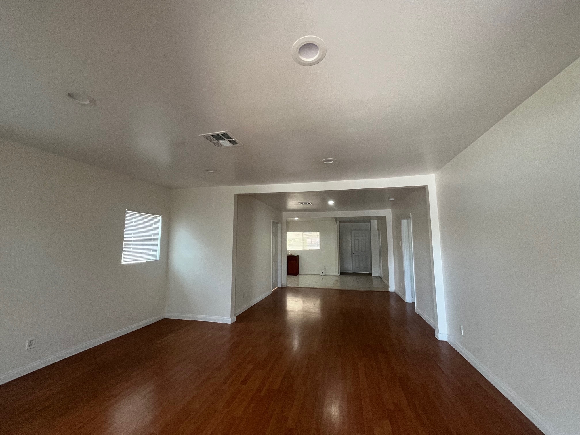 Building Photo - 1634 E 85th St