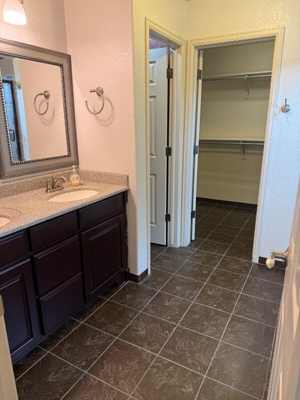 Building Photo - 296 Narrow Leaf Dr