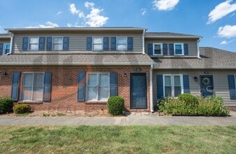 Building Photo - Cozy 2 BR, 1.5 BA Townhome In North Durham Crystal Pines Community