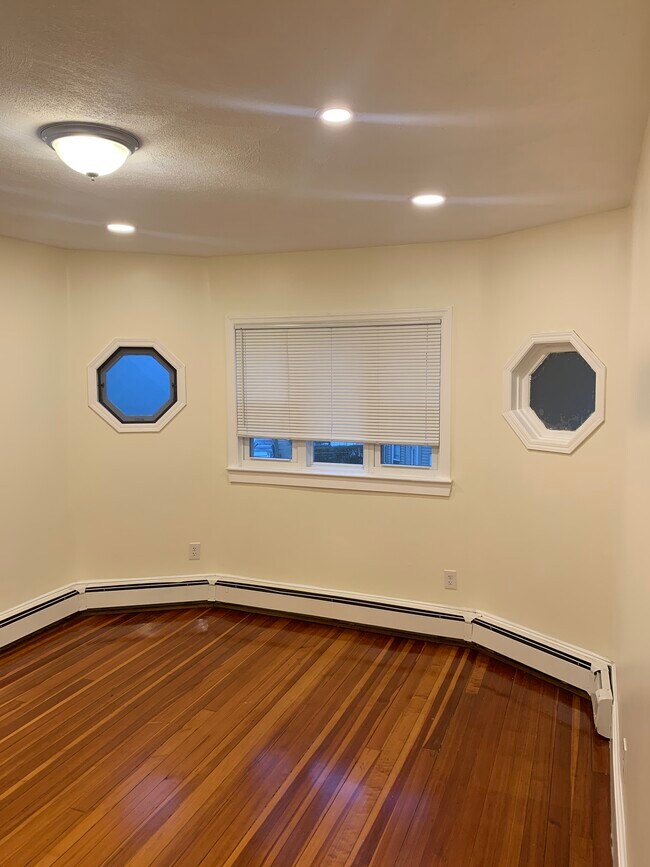 Livingroom - 19 Carmen St