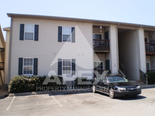 Building Photo - MOVE-IN SPECIAL, $1 RENT!! - Nice 3 Bd | 2...